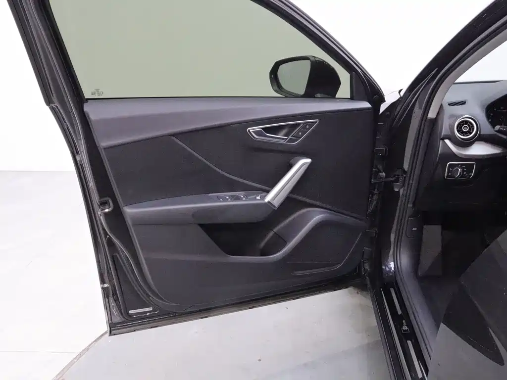 Audi Q2L — миниатюра 15