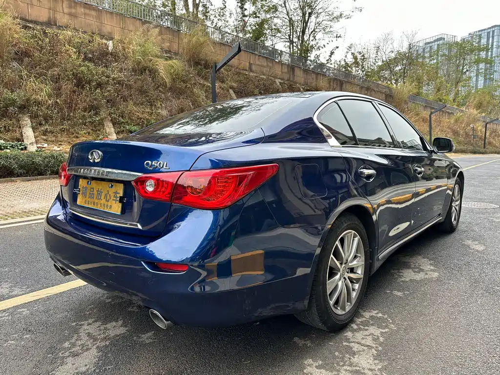 INFINITI Q50L