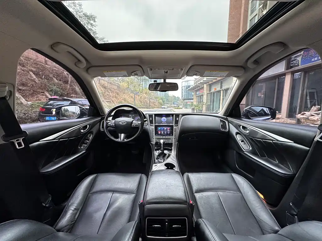 INFINITI Q50L