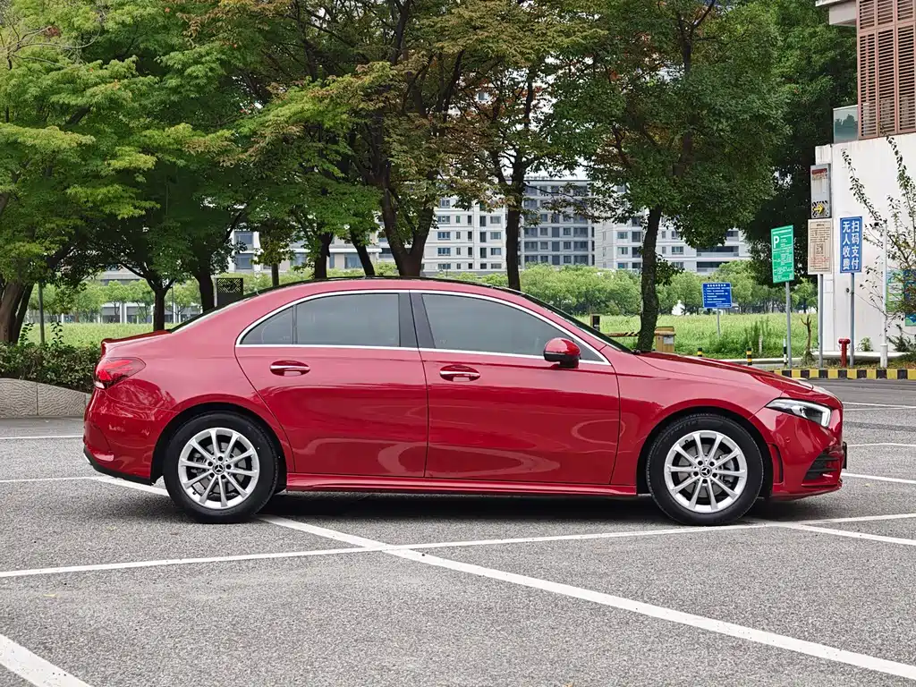 Mercedes-Benz A-Class — миниатюра 8
