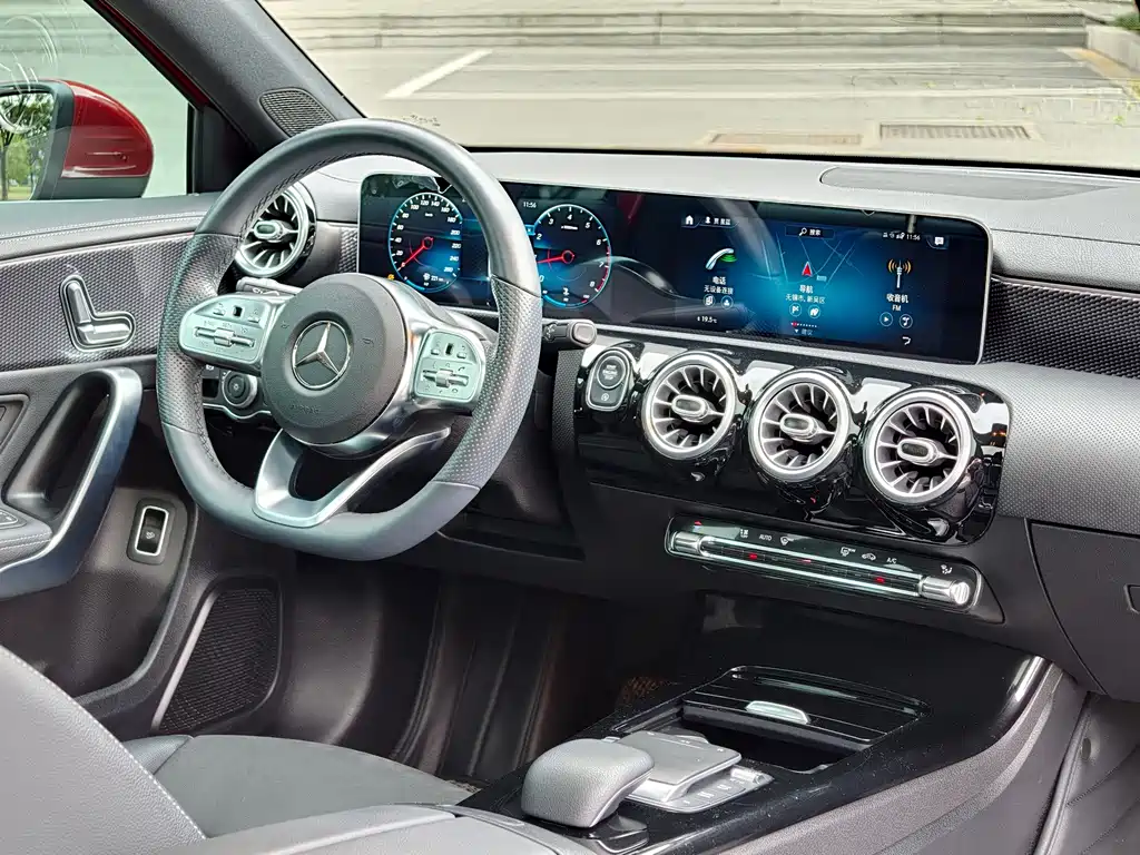 Mercedes-Benz A-Class — миниатюра 10