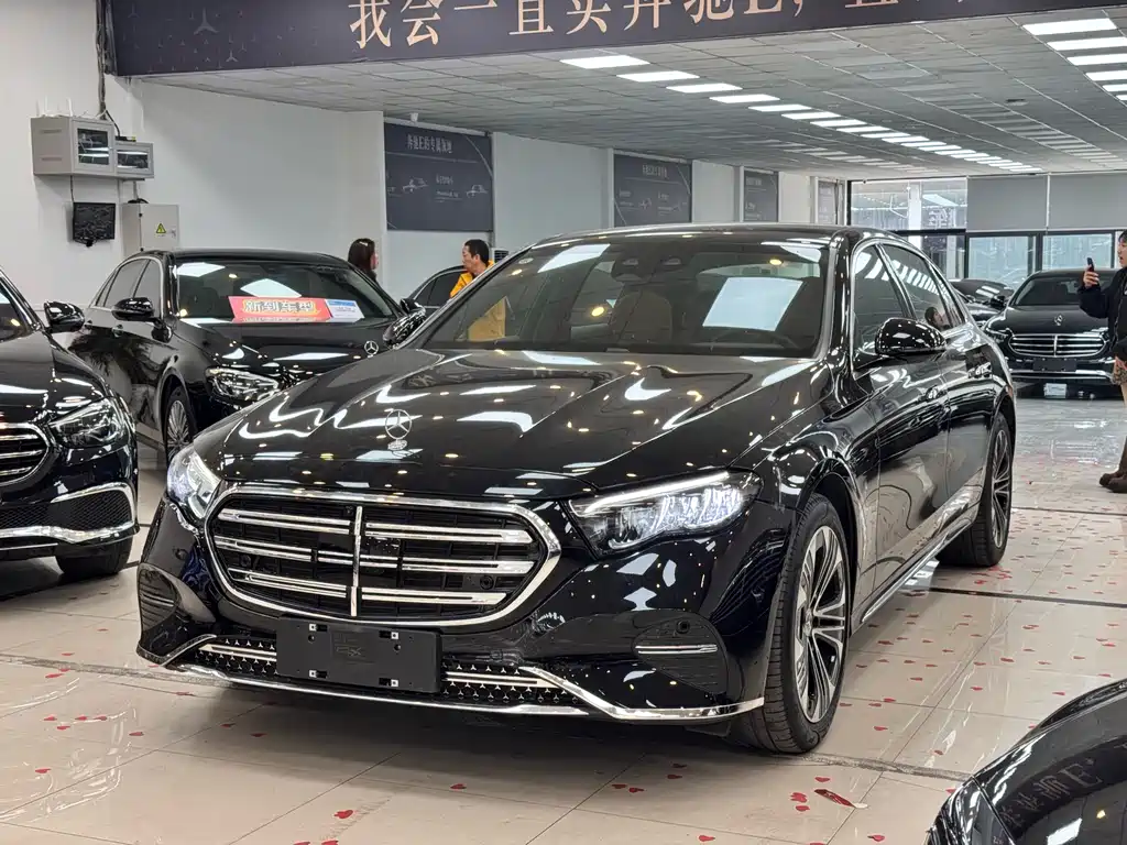 MERCEDES-BENZ E CLASS