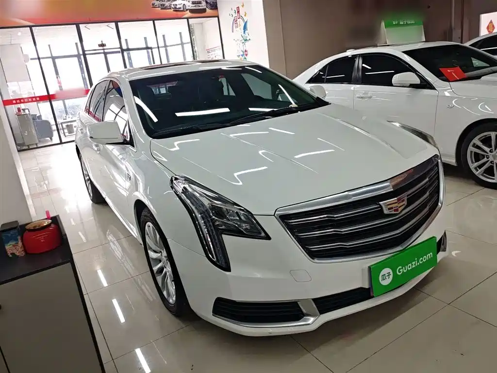 CADILLAC XTS