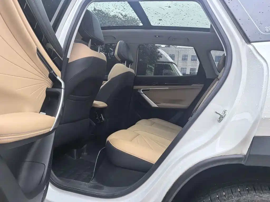 Geely Boyue L — миниатюра 6