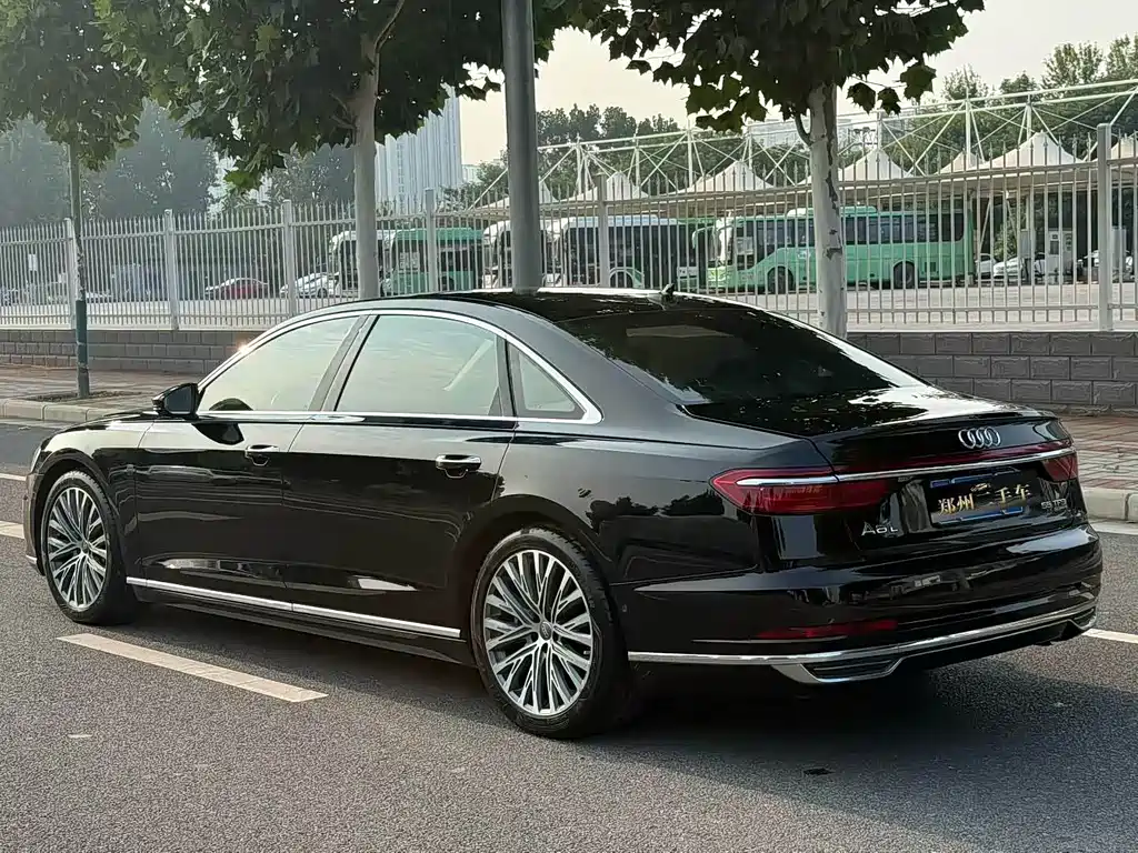Audi A8 — миниатюра 20