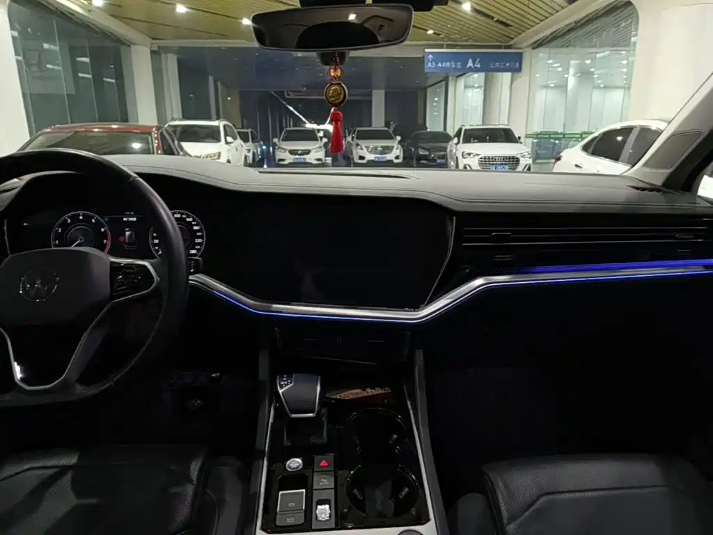 Volkswagen Touareg — миниатюра 11