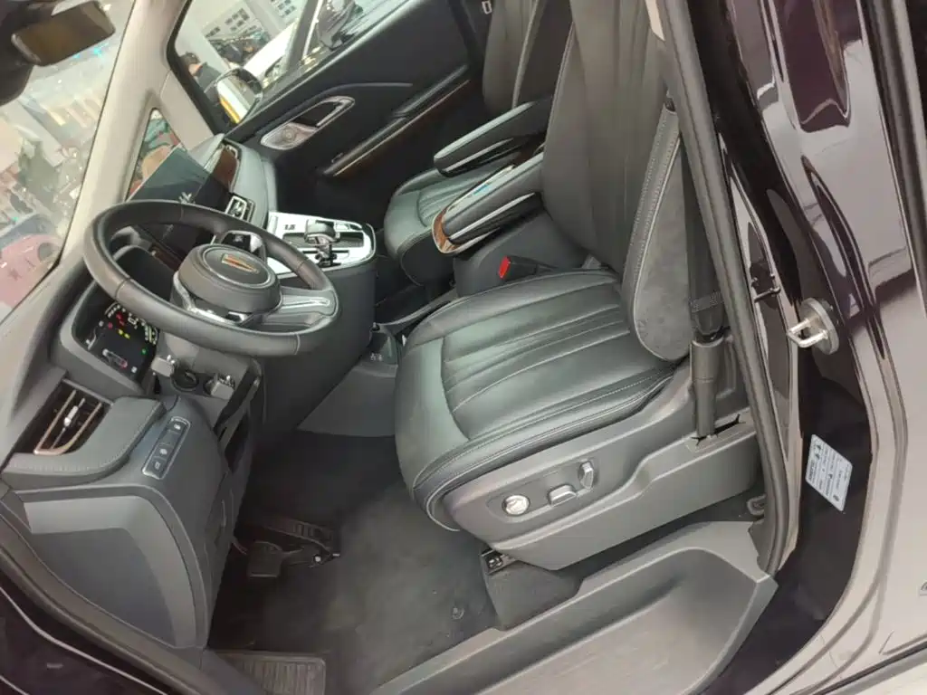 Hongqi Hongqi HQ9 PHEV — миниатюра 15