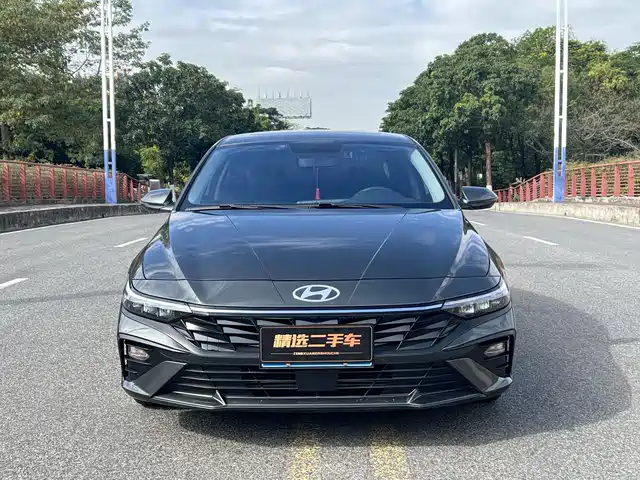 HYUNDAI ELANTRA