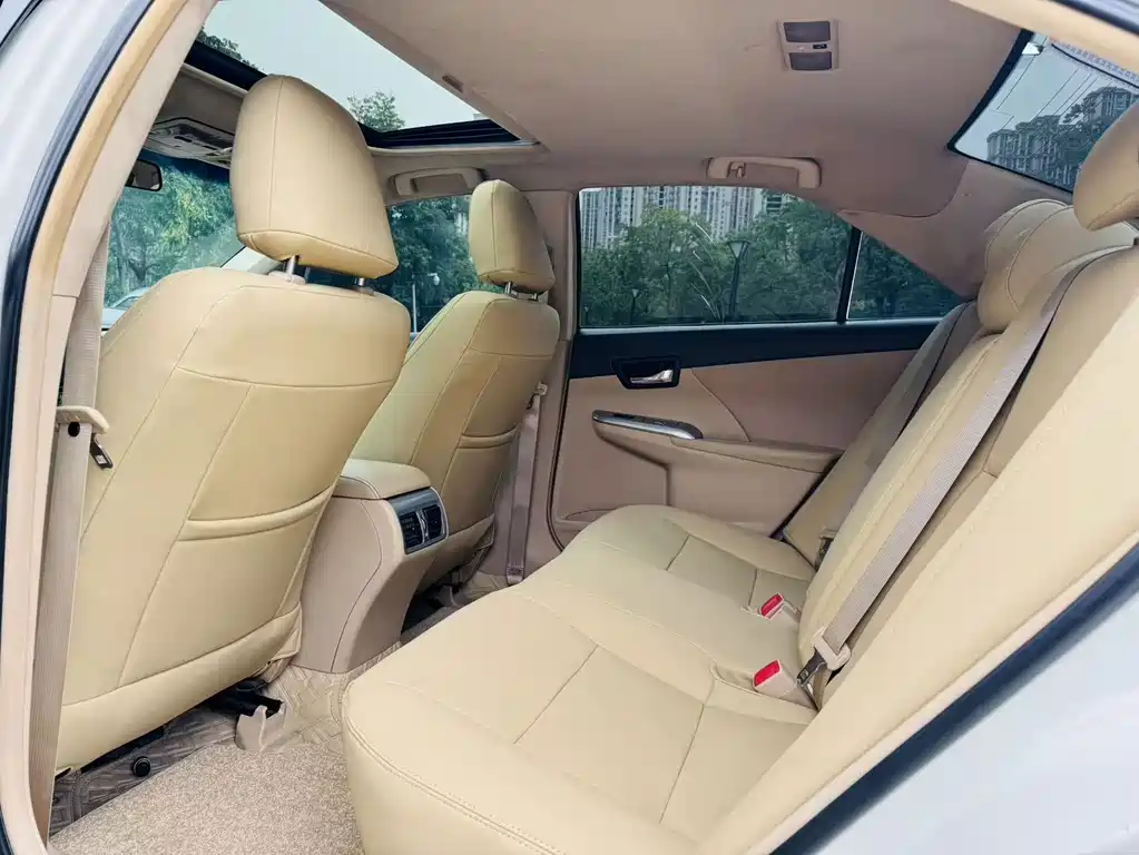 Toyota Camry — миниатюра 13