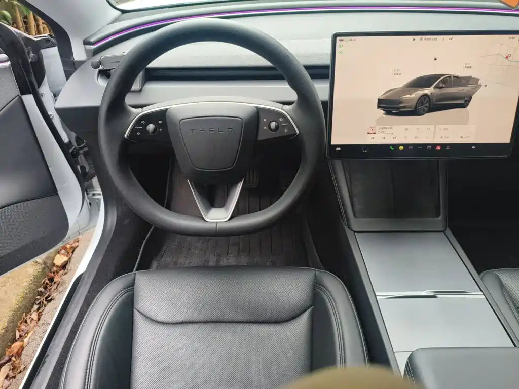 Tesla Model 3 — миниатюра 7