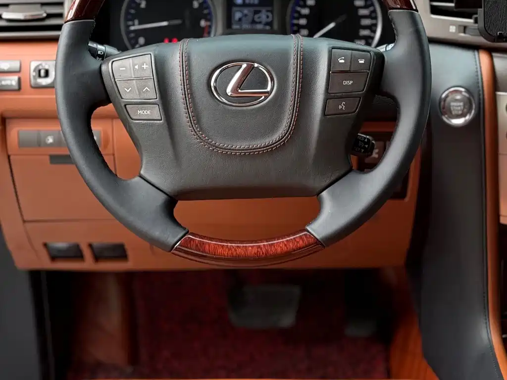 Lexus LX — миниатюра 16