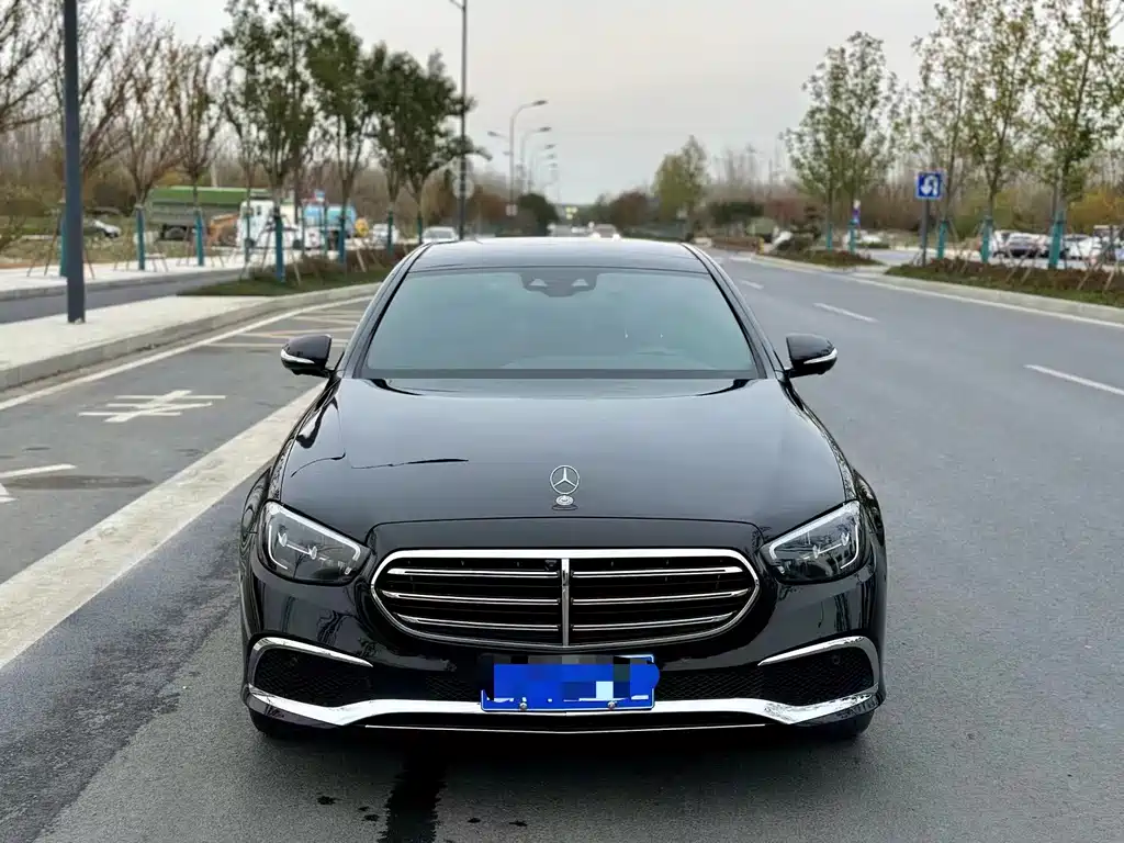 Mercedes-Benz E-Class — миниатюра 2