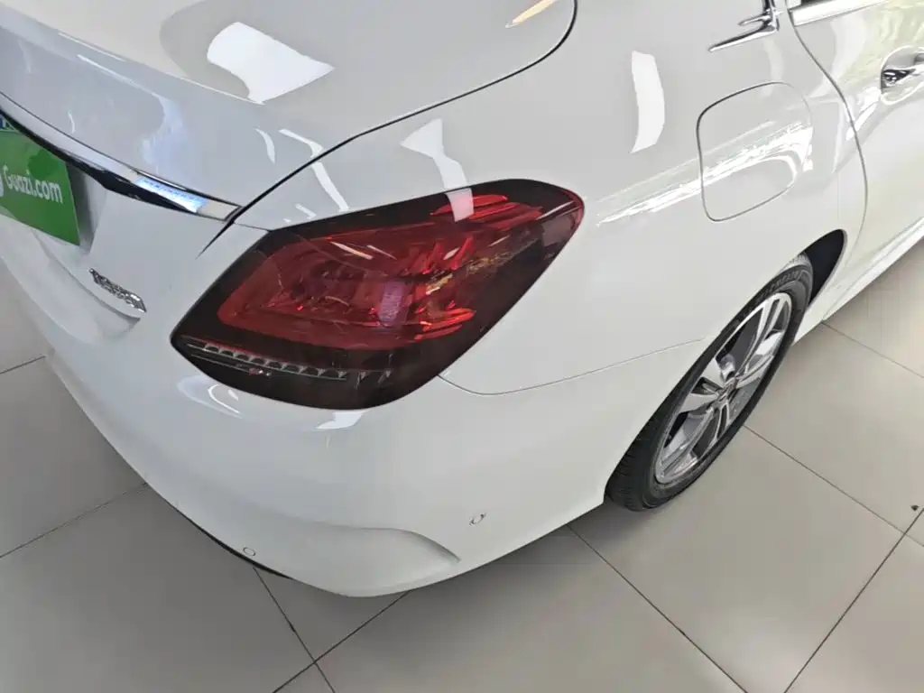 Mercedes-Benz C-Class — миниатюра 8