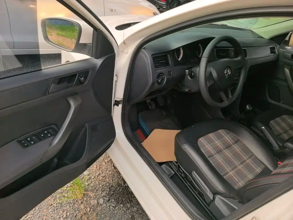 Skoda Rapid Spaceback — миниатюра 16