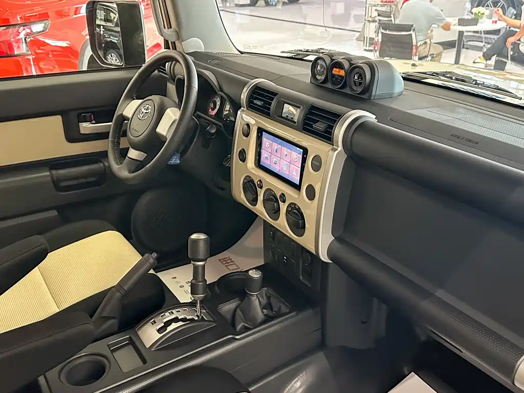 Toyota FJ Cruiser FJ 2023 4.0L AT