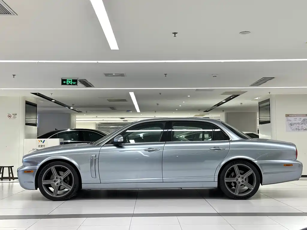 Jaguar XJ — миниатюра 4