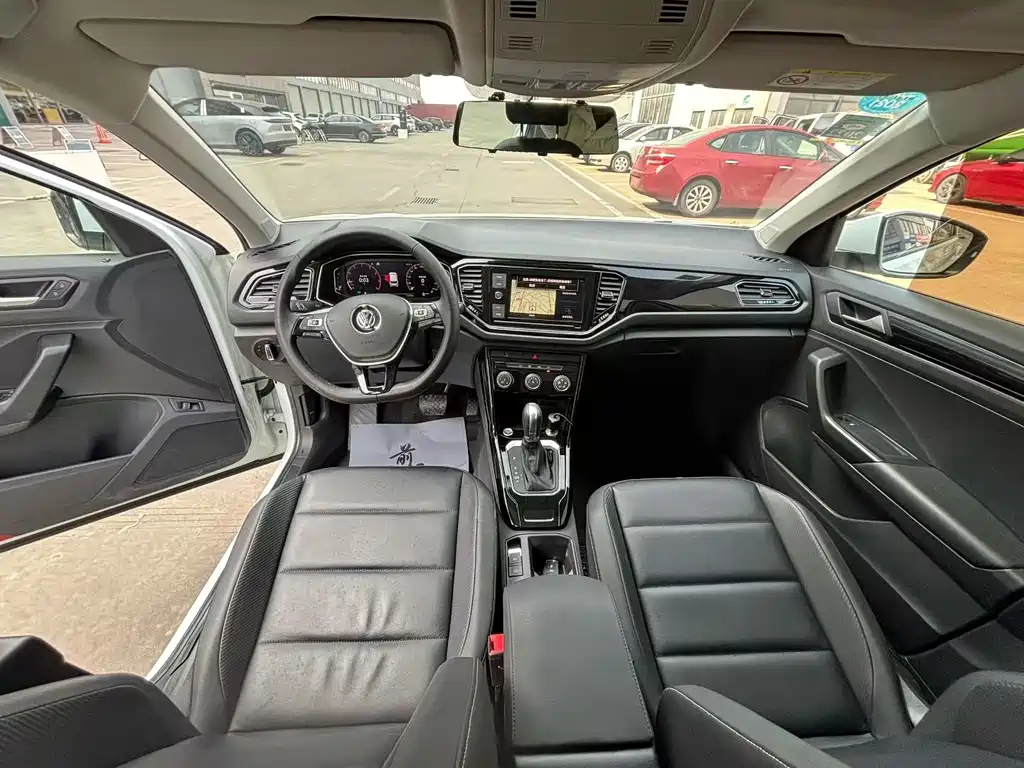 Volkswagen T-Roc — миниатюра 7