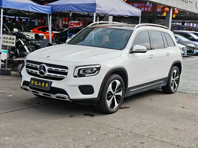 MERCEDES-BENZ GLB