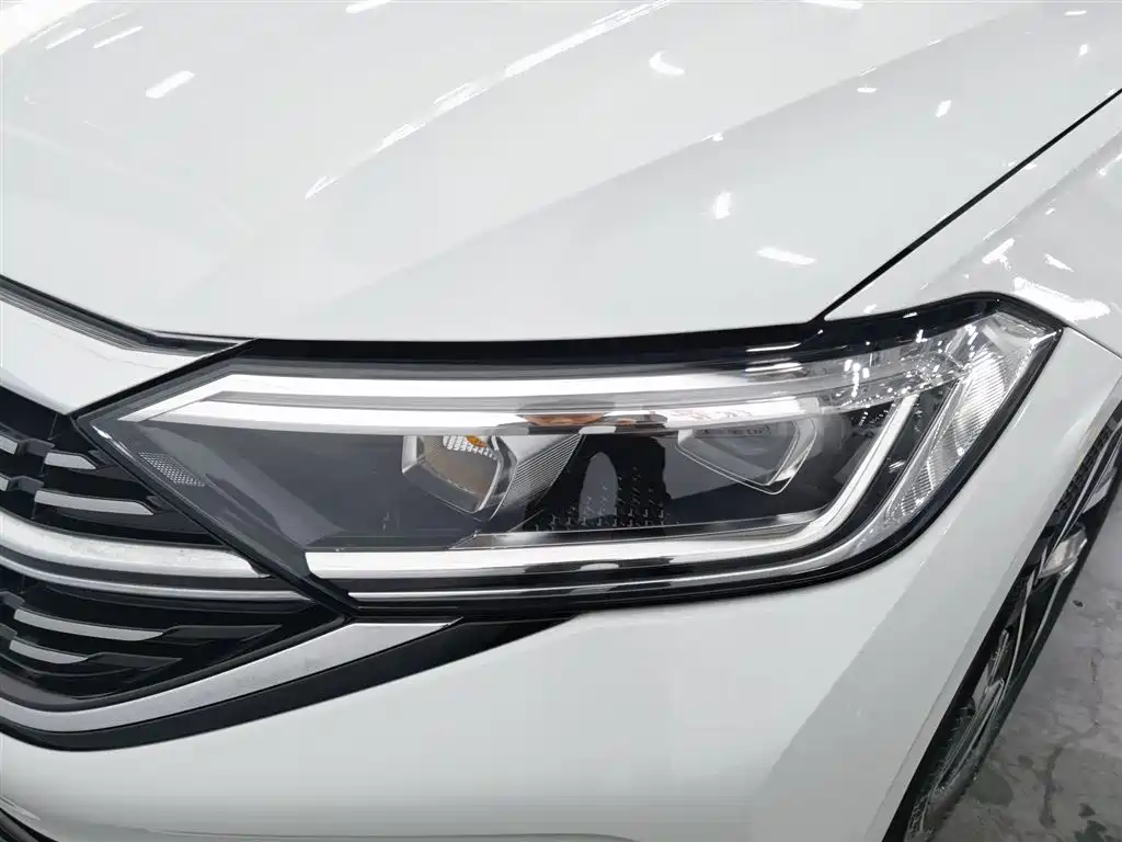 Volkswagen Sagitar 2024 300TSI DSG