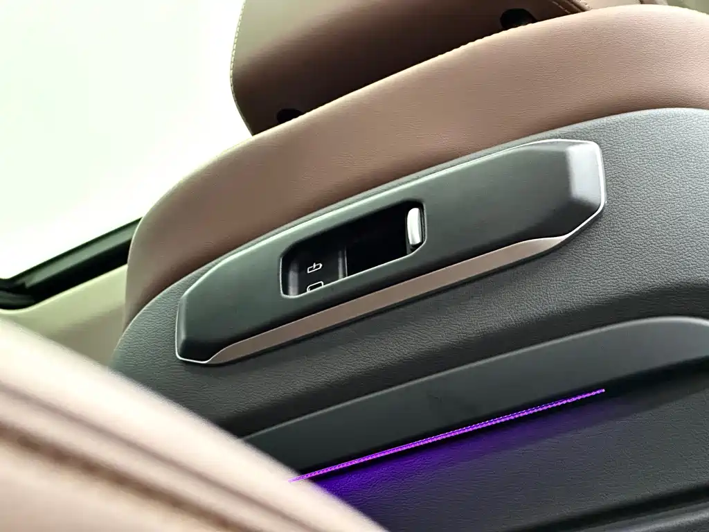 BMW X7 — миниатюра 28