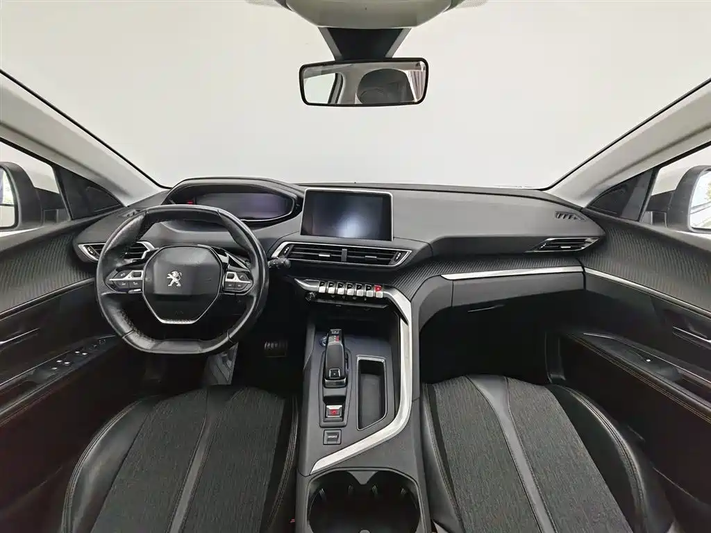 Peugeot 5008 2017 380THP 7 мест Elite