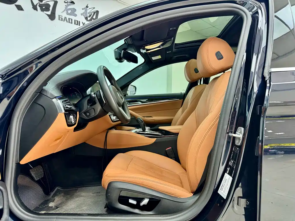 BMW 5 Series — миниатюра 6