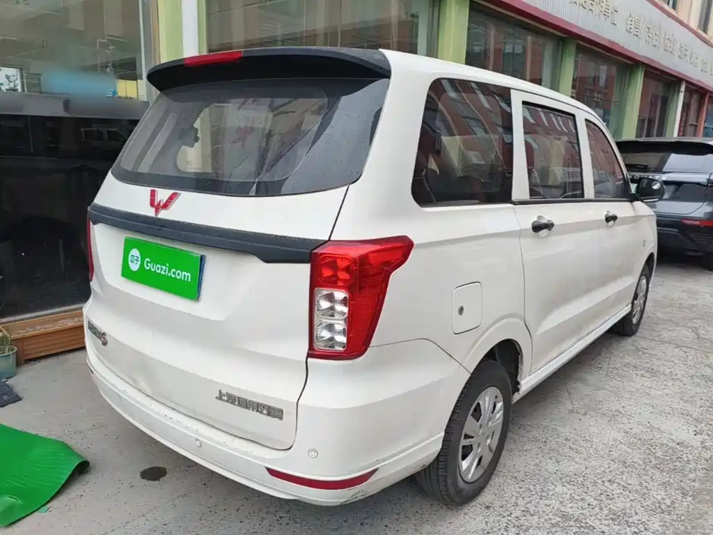 Wuling Hongguang — миниатюра 7