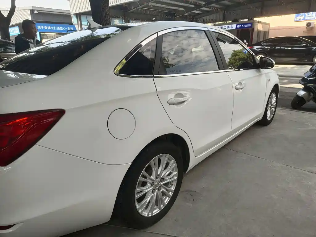Buick Excelle — миниатюра 5