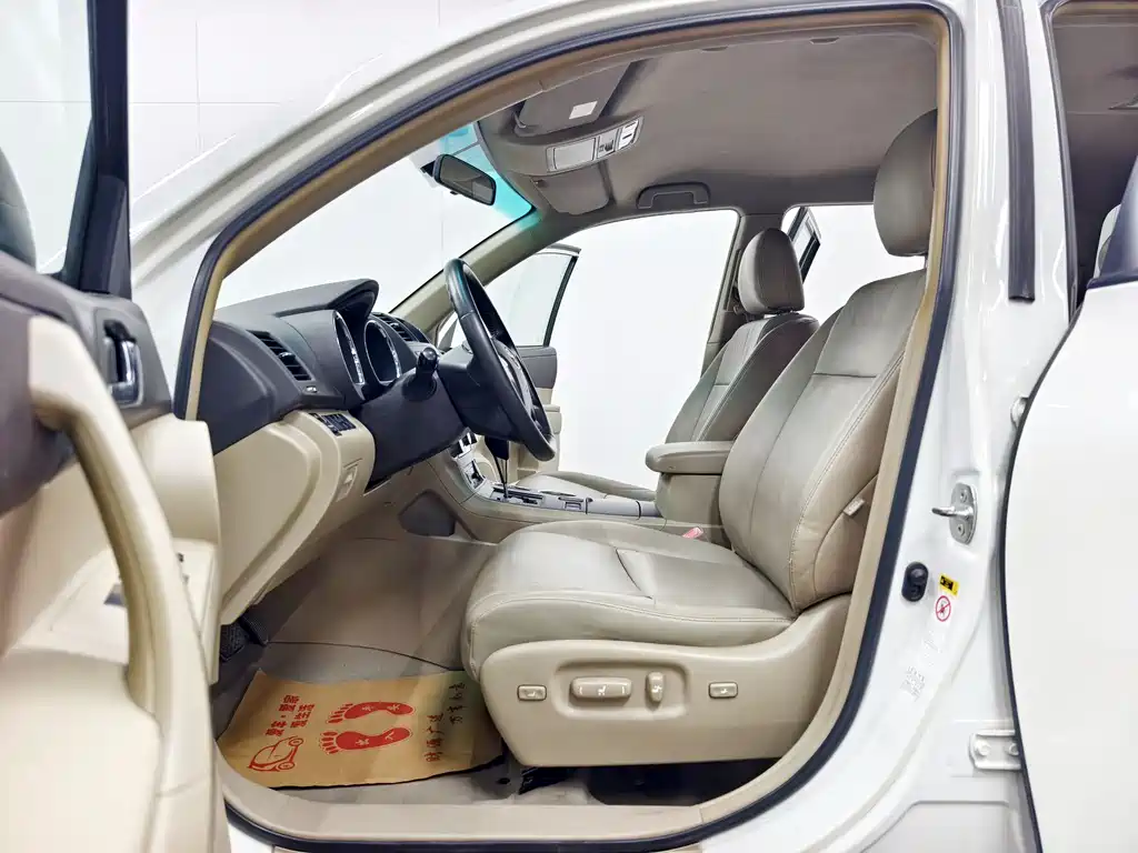 Toyota Highlander 2009 2.7L 5 мест Sport