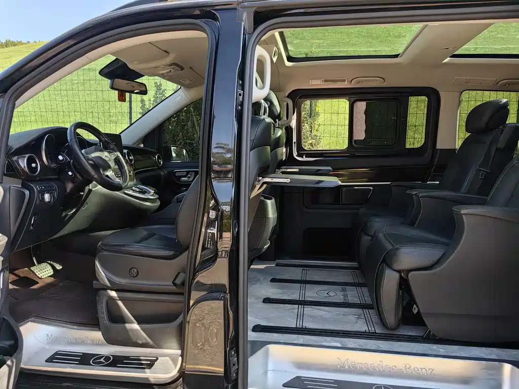 Mercedes-Benz V-Class — миниатюра 12