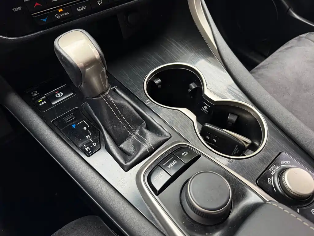 Lexus RX — миниатюра 11