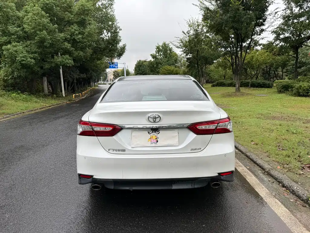 Toyota Camry — миниатюра 14