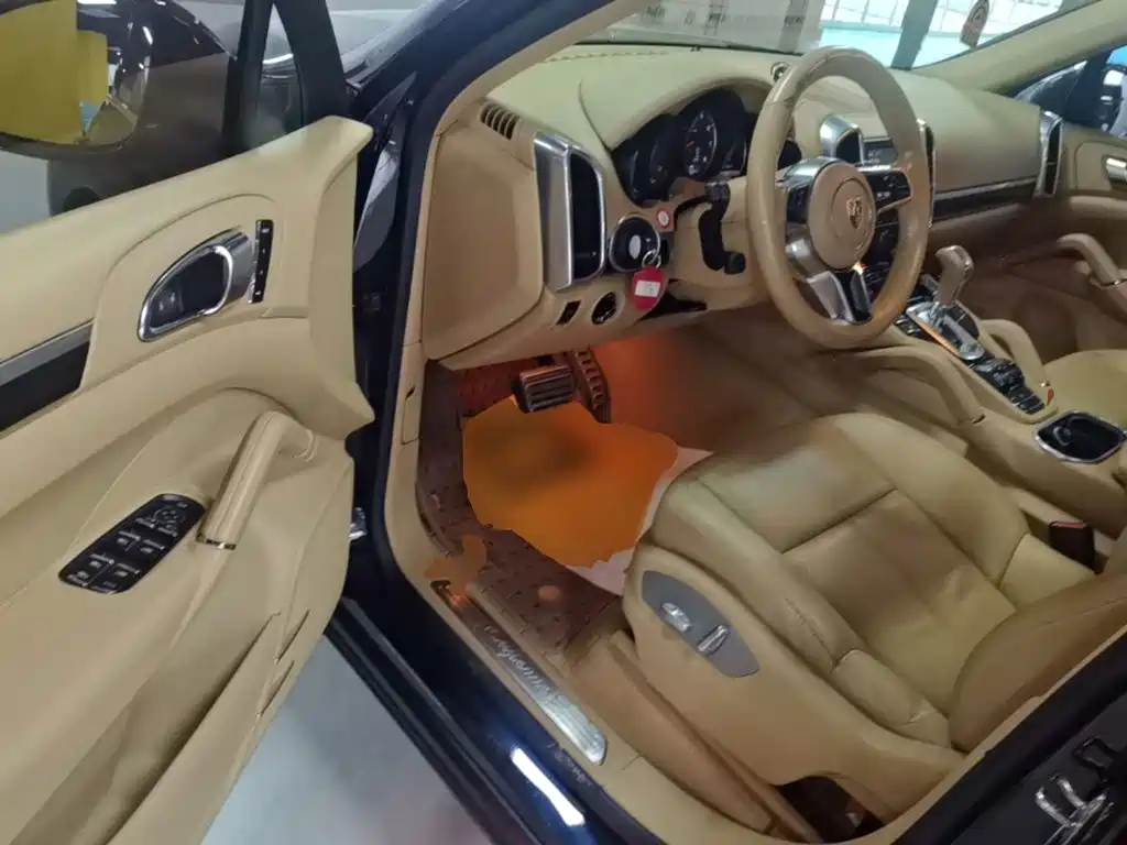 Porsche Cayenne — миниатюра 16