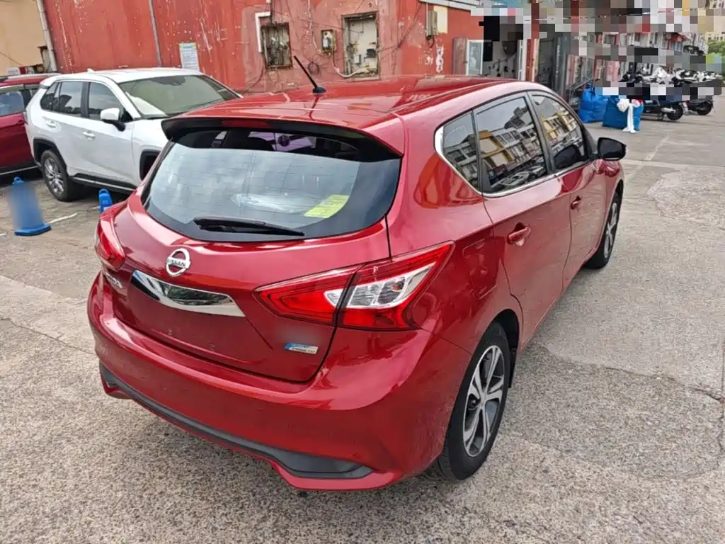 Nissan Tiida — миниатюра 7