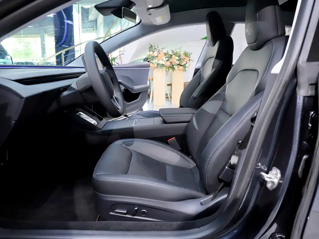 Tesla Model 3 — миниатюра 11