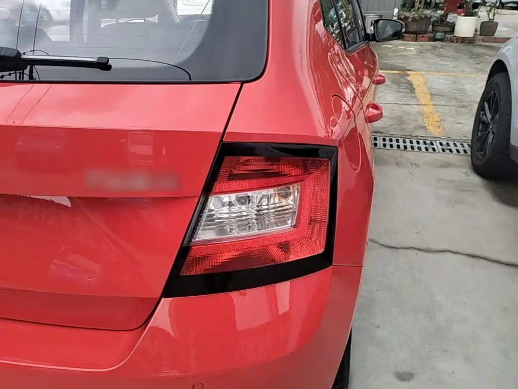 Skoda Fabia — миниатюра 8