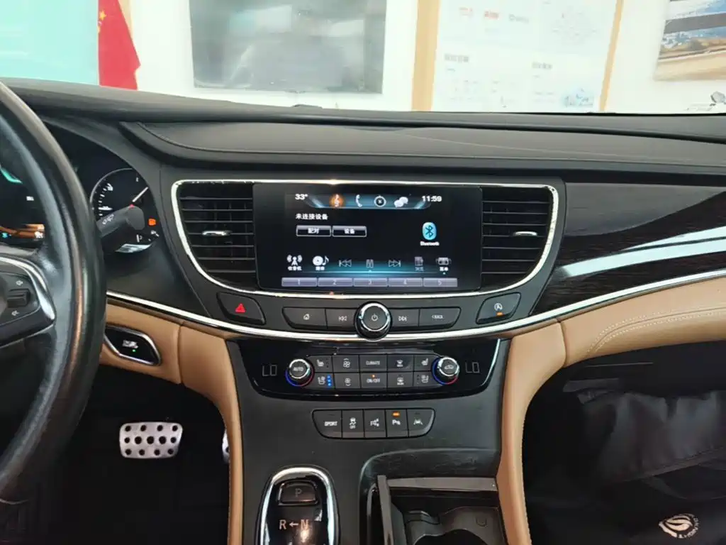 Buick LaCrosse — миниатюра 9