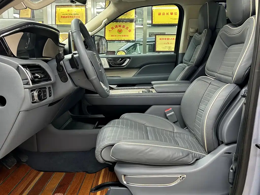 Lincoln Navigator — миниатюра 7
