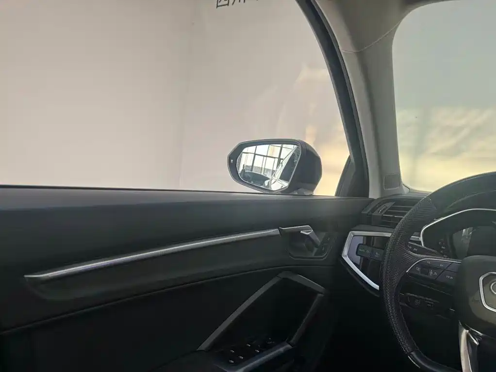Audi Q3 Sportback — миниатюра 14