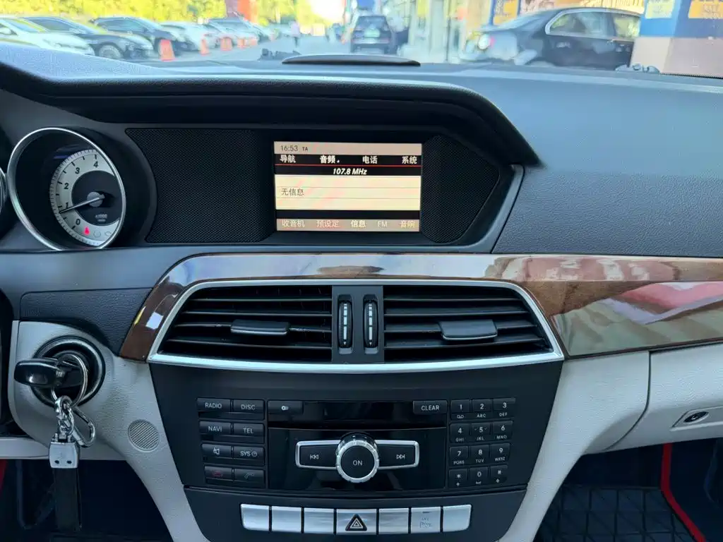 Mercedes-Benz C-Class — миниатюра 6