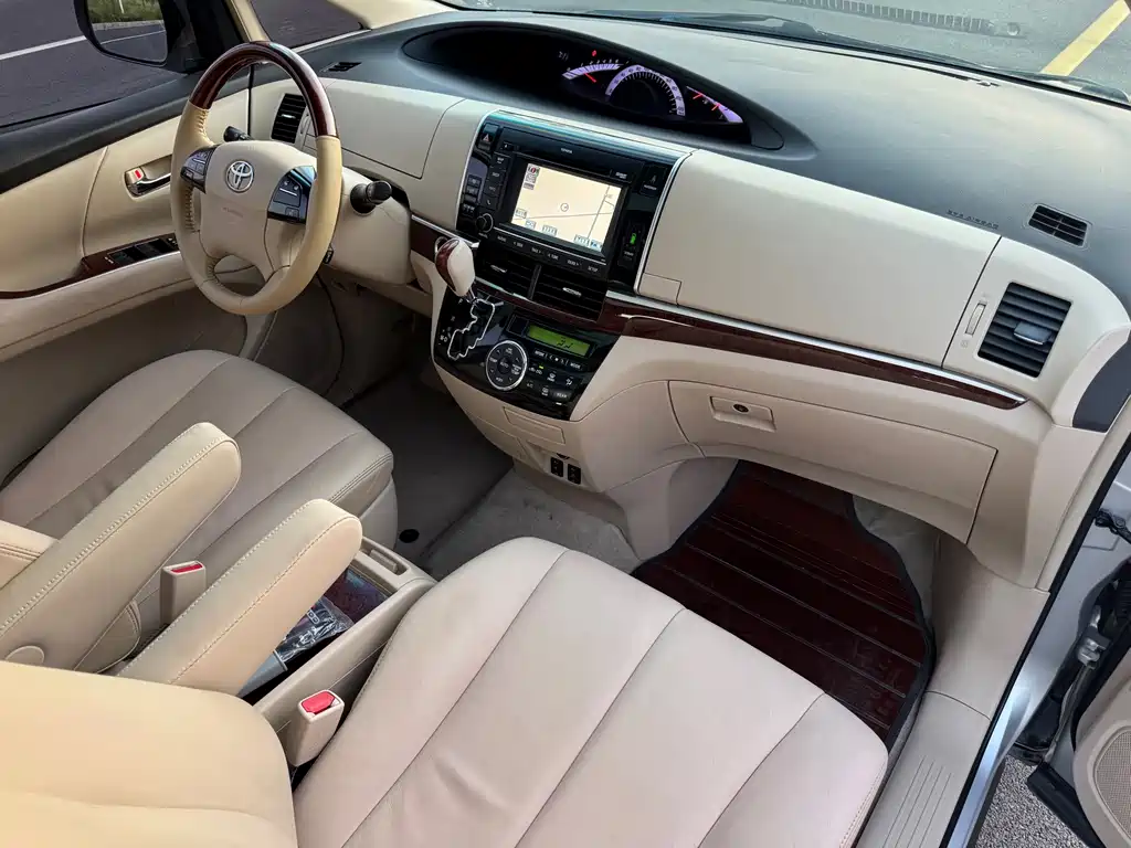 Toyota Previa — миниатюра 10