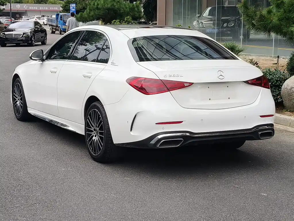 Mercedes-Benz C-Class — миниатюра 17