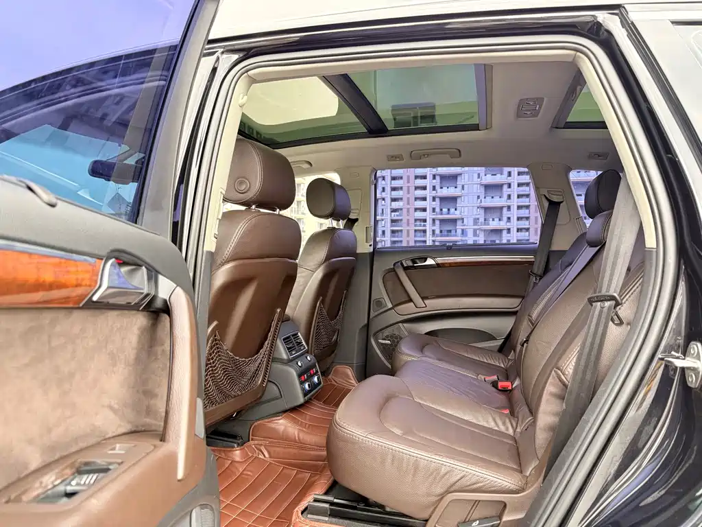 Audi Q7 — миниатюра 5