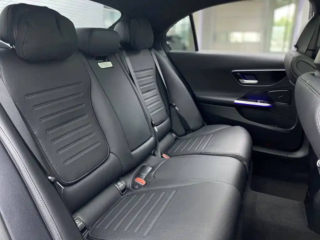 Mercedes-Benz C-Class — миниатюра 21