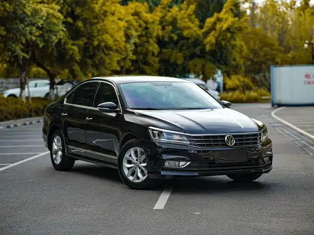 VOLKSWAGEN PASSAT 2018