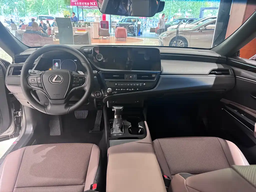 LEXUS  ES