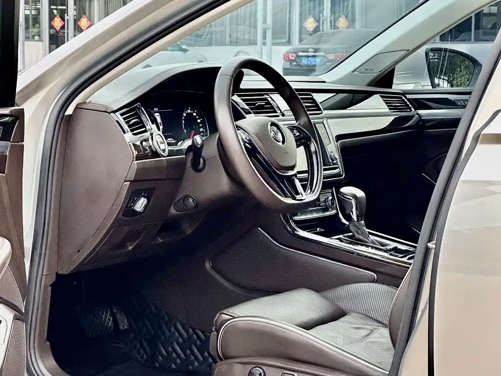Volkswagen Phideon — миниатюра 4