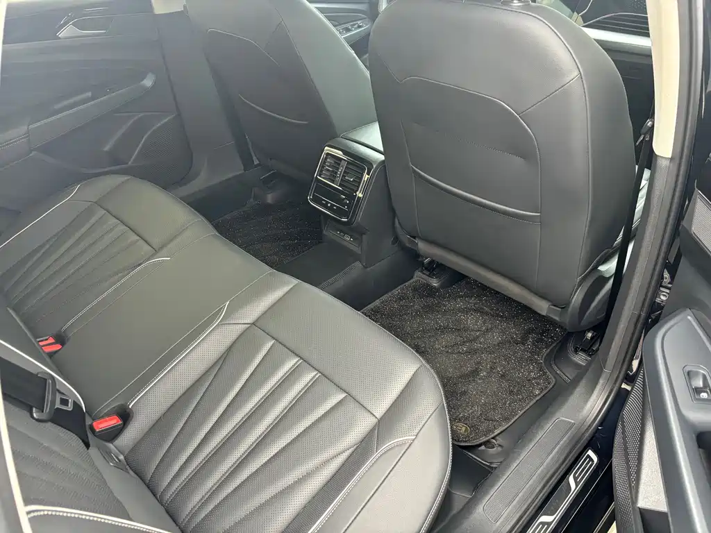 Volkswagen Passat — миниатюра 7