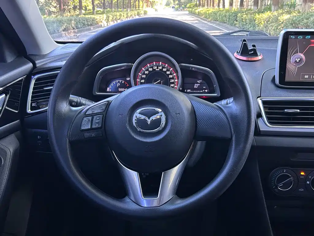 Mazda 3 Axela — миниатюра 9