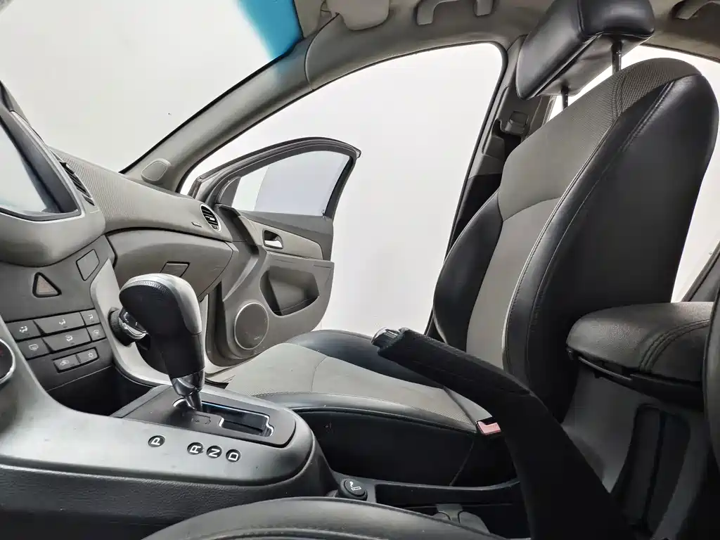 Chevrolet Cruze — миниатюра 12